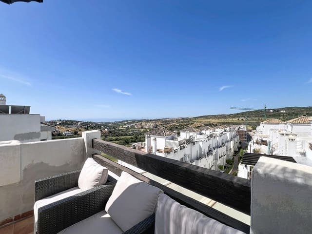 2 bedroom Penthouse for sale in Estepona with pool garage - € 289,000 (Ref: 9977298)