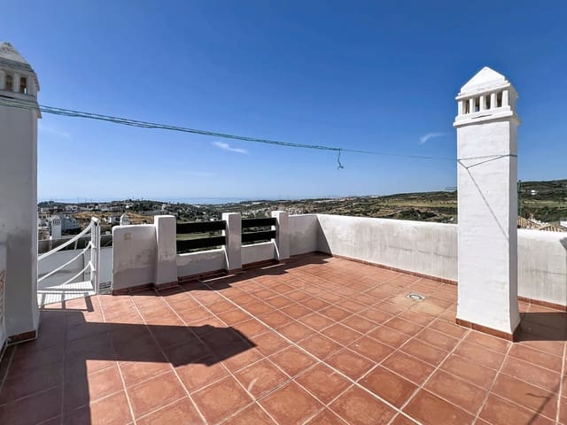 2 bedroom Penthouse for sale in Estepona with pool garage - € 289,000 (Ref: 9977298)