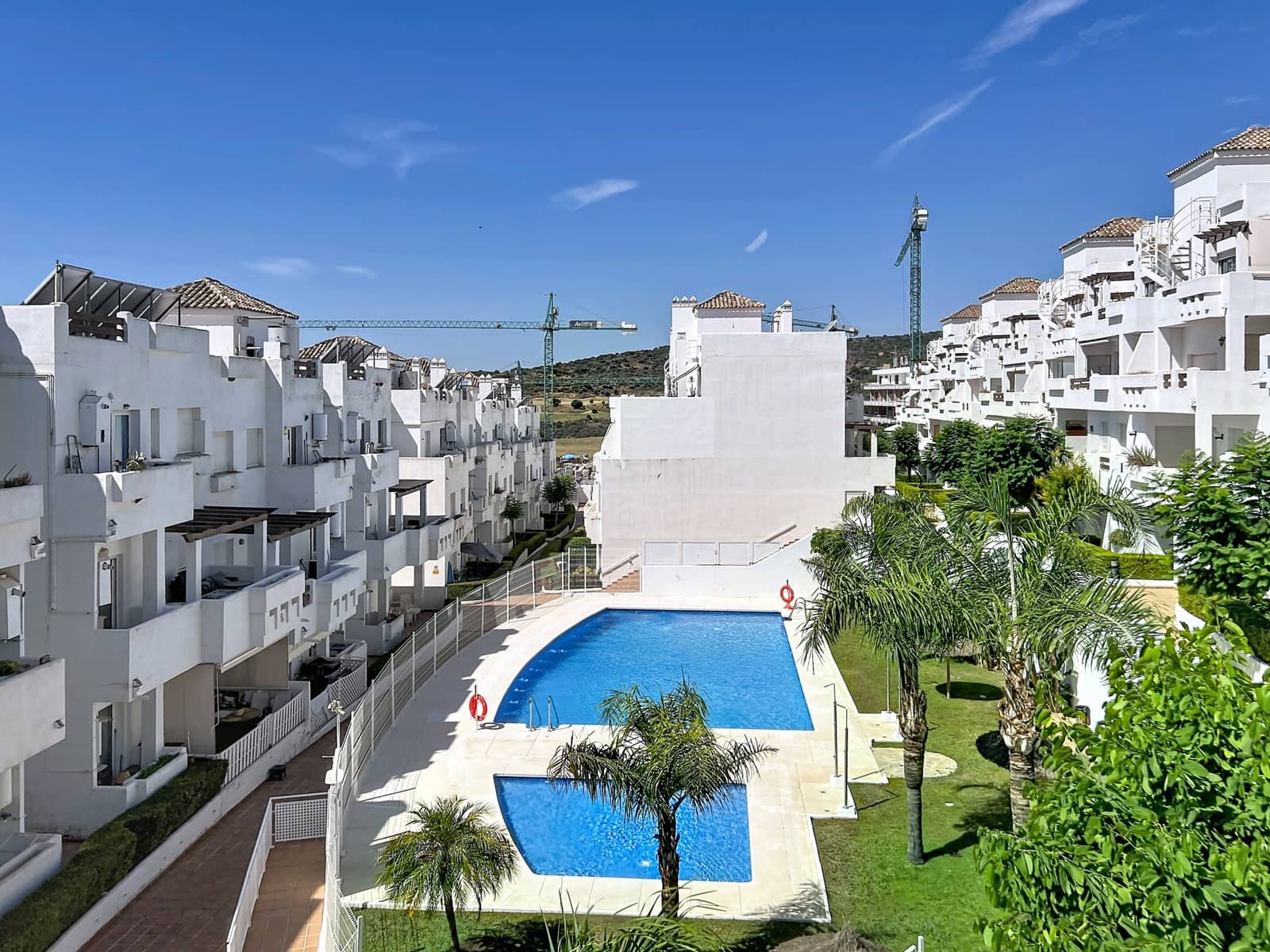 2 slaapkamer Penthouse te koop in Estepona met zwembad garage - € 289.000 (Ref: 9977298)