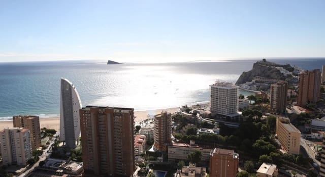 3 sypialnia Apartament na sprzedaż w Benidorm z basenem garażem - 1 025 000 € (Ref: 8596265)