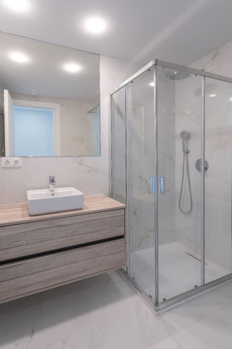 3 bedroom Apartment for sale in Benidorm with pool garage - € 1,025,000 (Ref: 8596265)