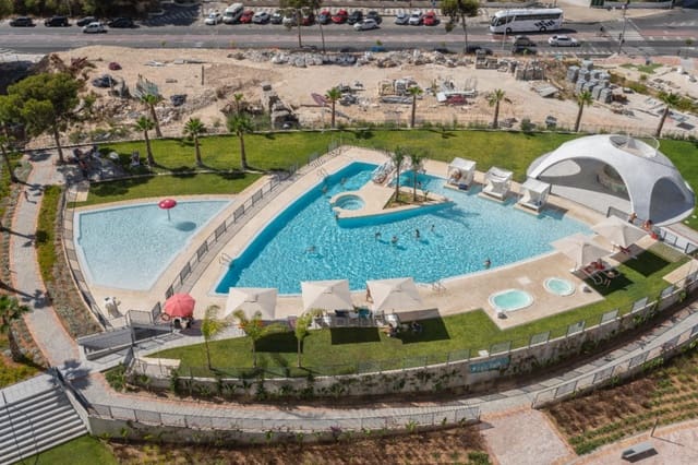 3 sypialnia Apartament na sprzedaż w Benidorm z basenem garażem - 1 025 000 € (Ref: 8596265)