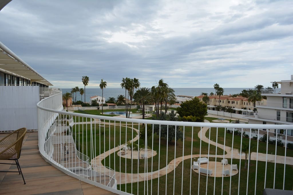 2 bedroom Penthouse for sale in Denia with pool garage - € 500,000 (Ref: 8596266)