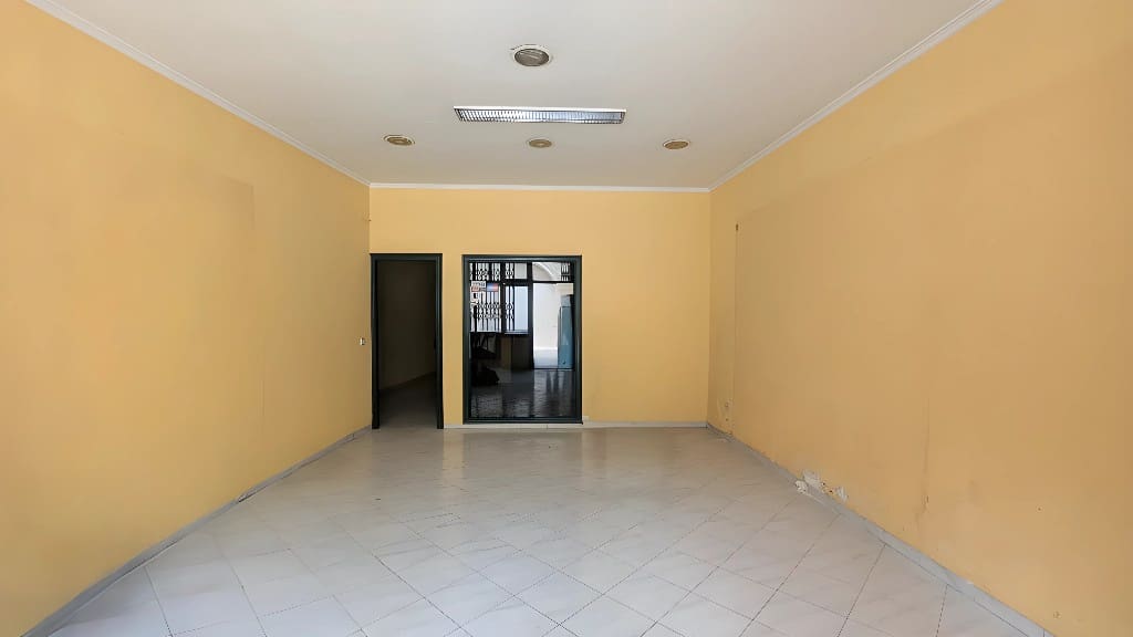 Erhverv til salg i Oliva - € 78.000 (Ref: 9160573)