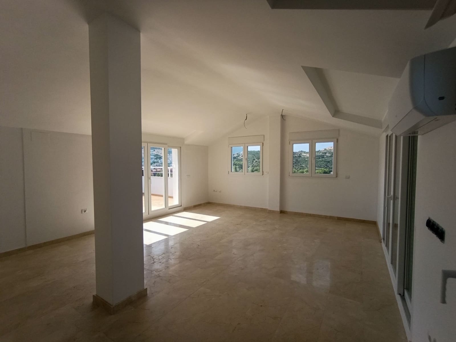 2 bedroom Penthouse for sale in Pego with pool - € 320,000 (Ref: 9329961)