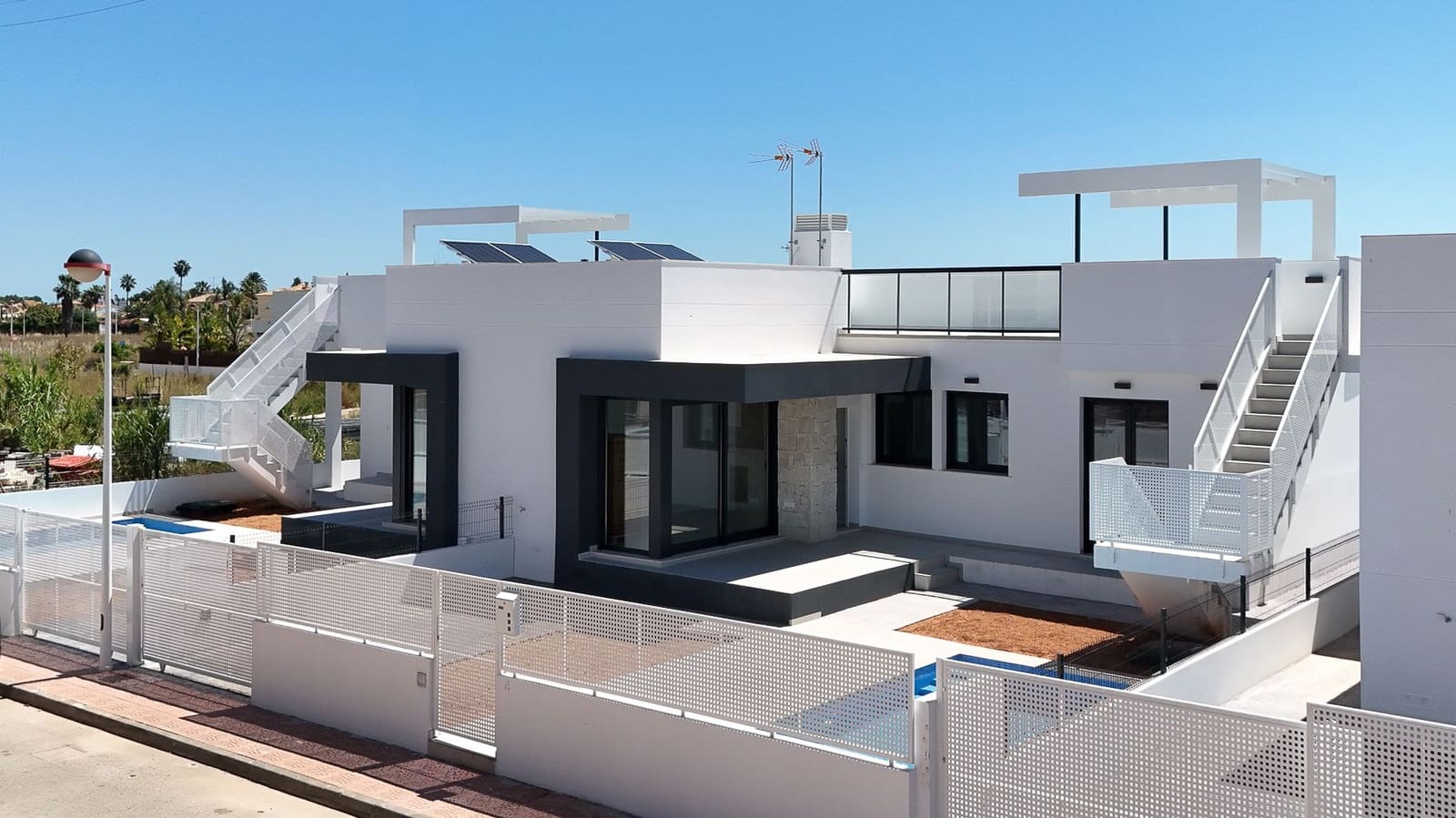 3 bedroom Terraced Villa for sale in Els Poblets with garage - € 415,000 (Ref: 9542441)
