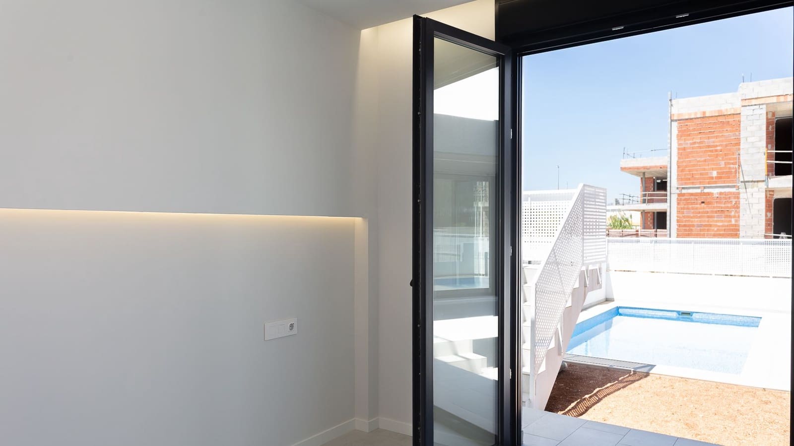 3 bedroom Terraced Villa for sale in Els Poblets with garage - € 415,000 (Ref: 9542441)