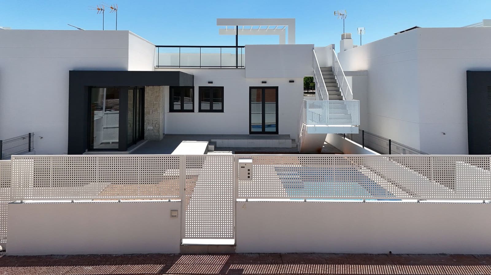 3 bedroom Terraced Villa for sale in Els Poblets with garage - € 415,000 (Ref: 9542441)