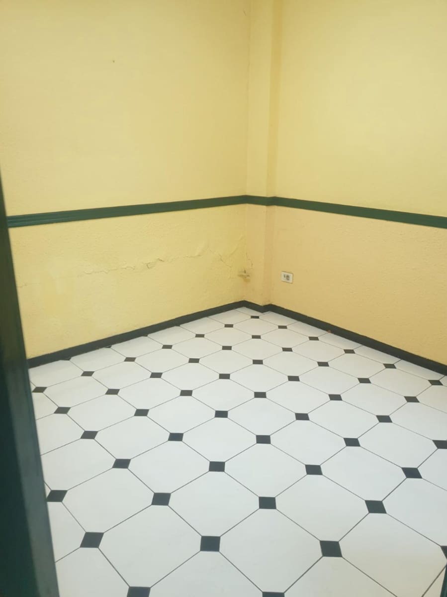 Commerciale in vendita in Oliva - 78.000 € (Rif: 9542442)