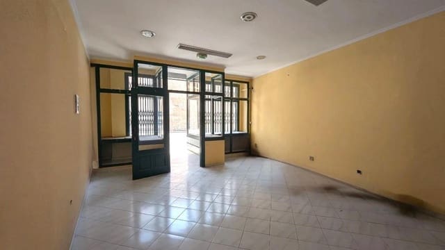 Kaupallinen myytävänä paikassa Oliva Pueblo, Oliva - 78 000 € (Ref: 9542442)