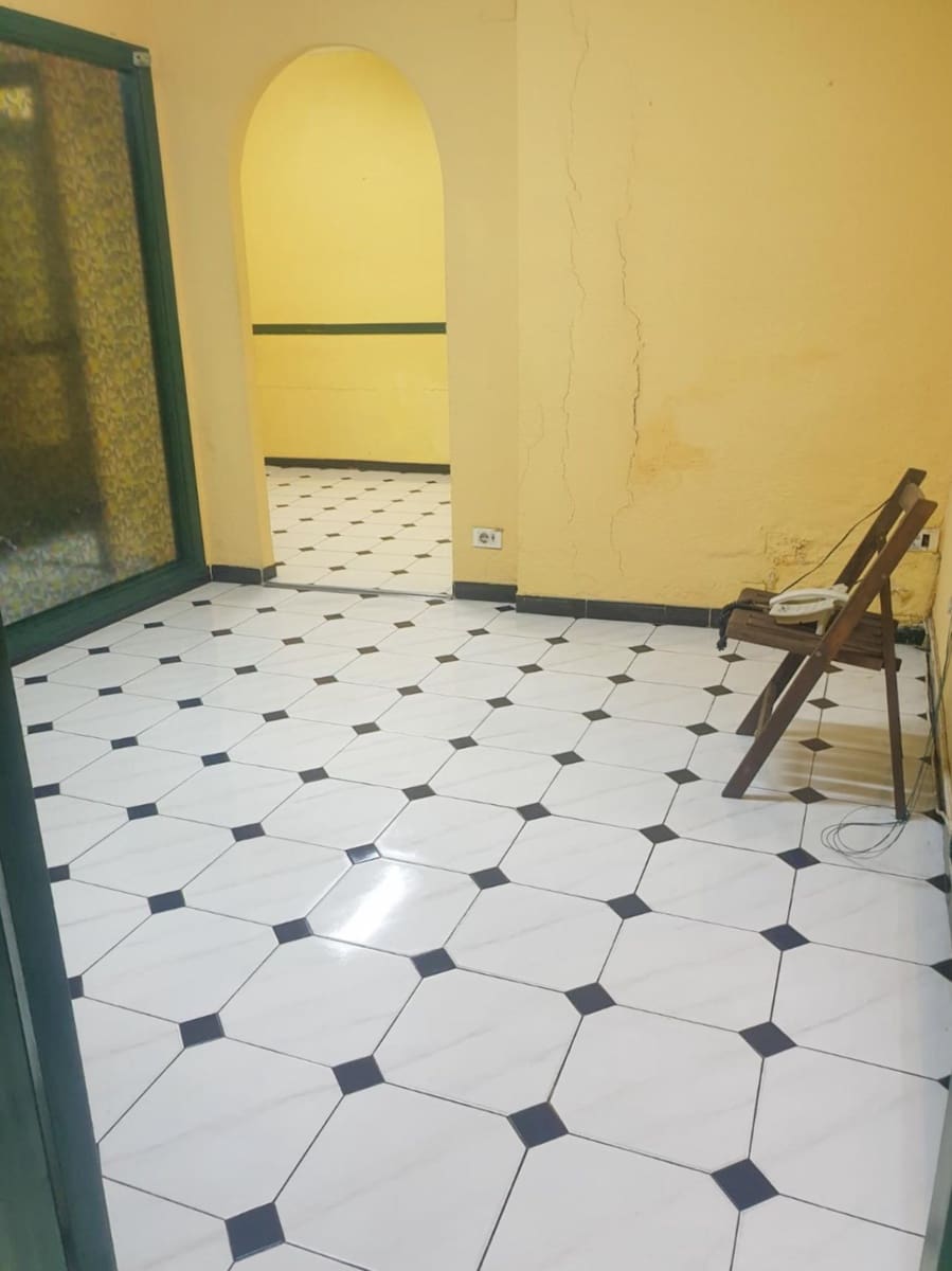 Commerciale in vendita in Oliva - 78.000 € (Rif: 9542442)