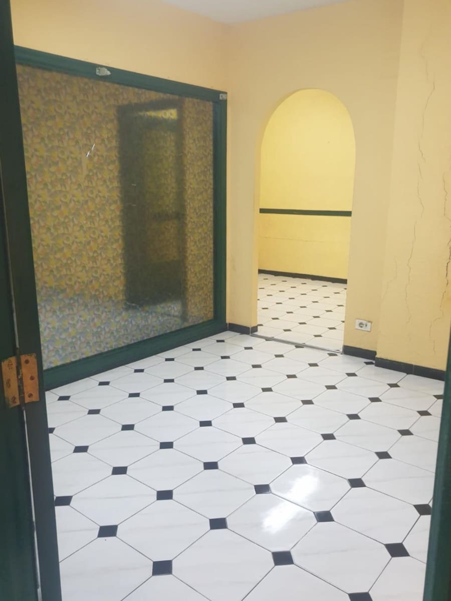 Commerciale in vendita in Oliva - 78.000 € (Rif: 9542442)