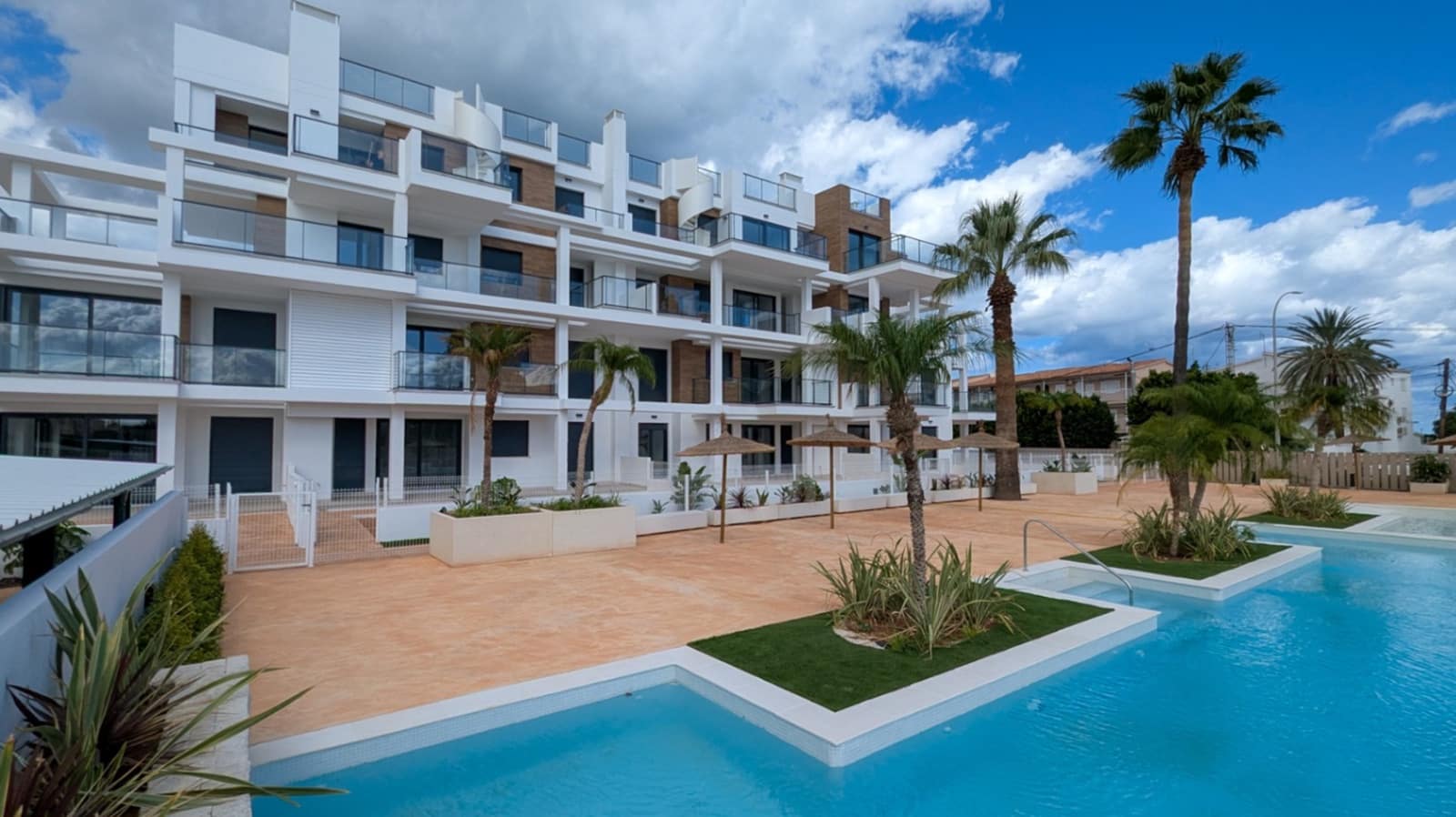 2 soveværelse Lejlighed til salg i Denia med swimmingpool garage - € 315.000 (Ref: 9542443)