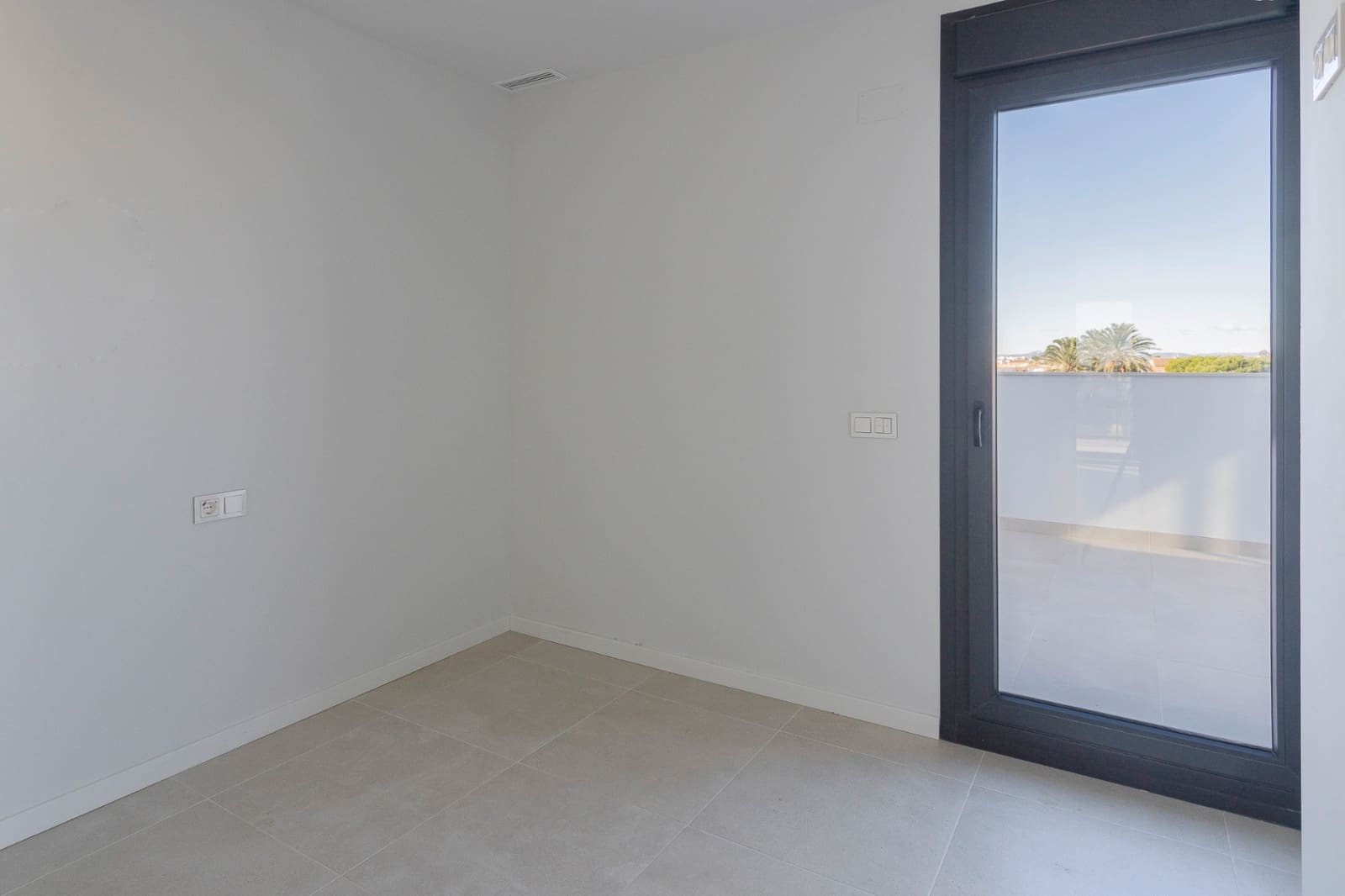 3 bedroom Penthouse for sale in Denia with pool - € 499,000 (Ref: 9542444)