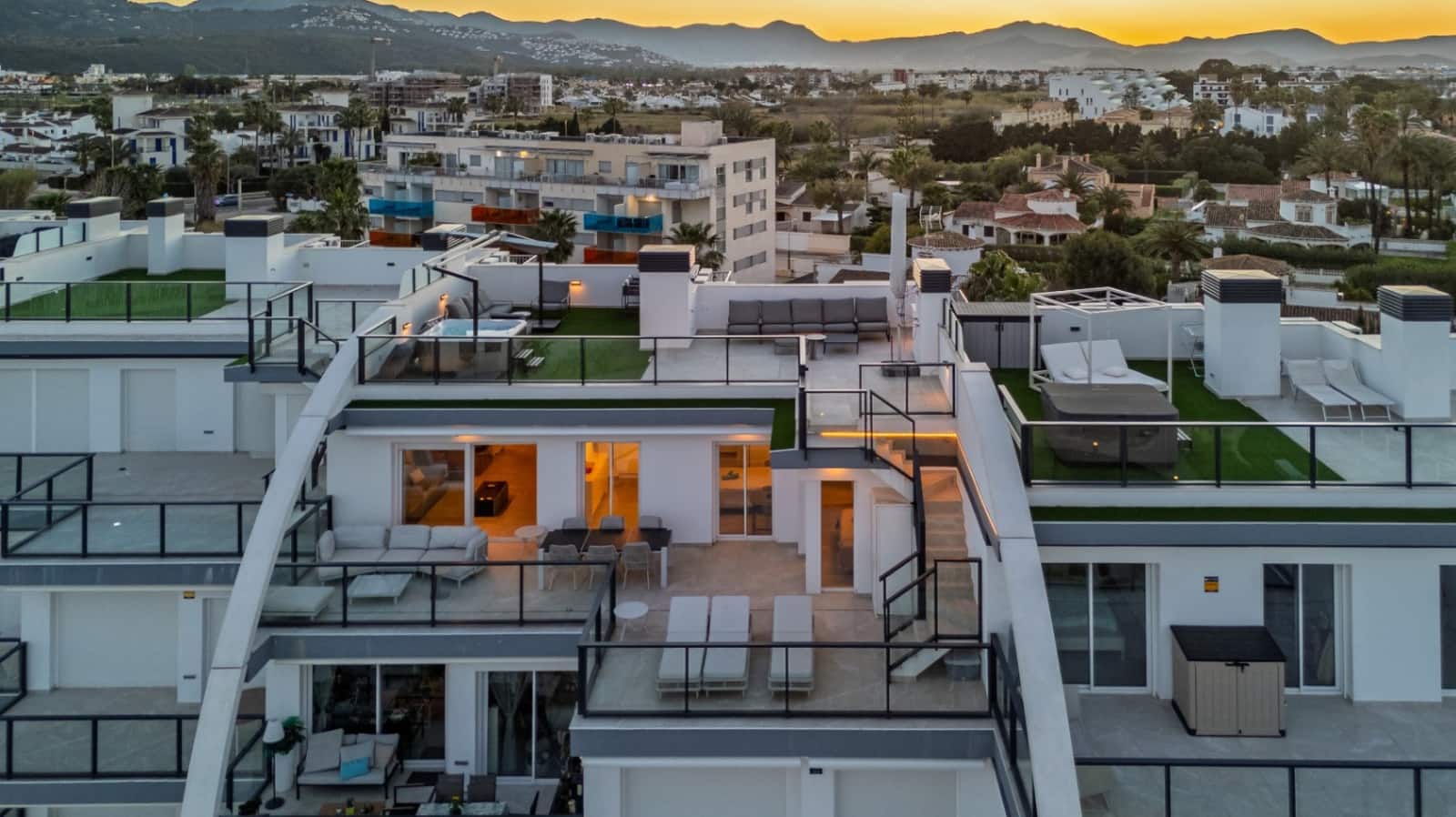 3 soveværelse Lejlighed til salg i Denia med swimmingpool garage - € 799.000 (Ref: 9699294)