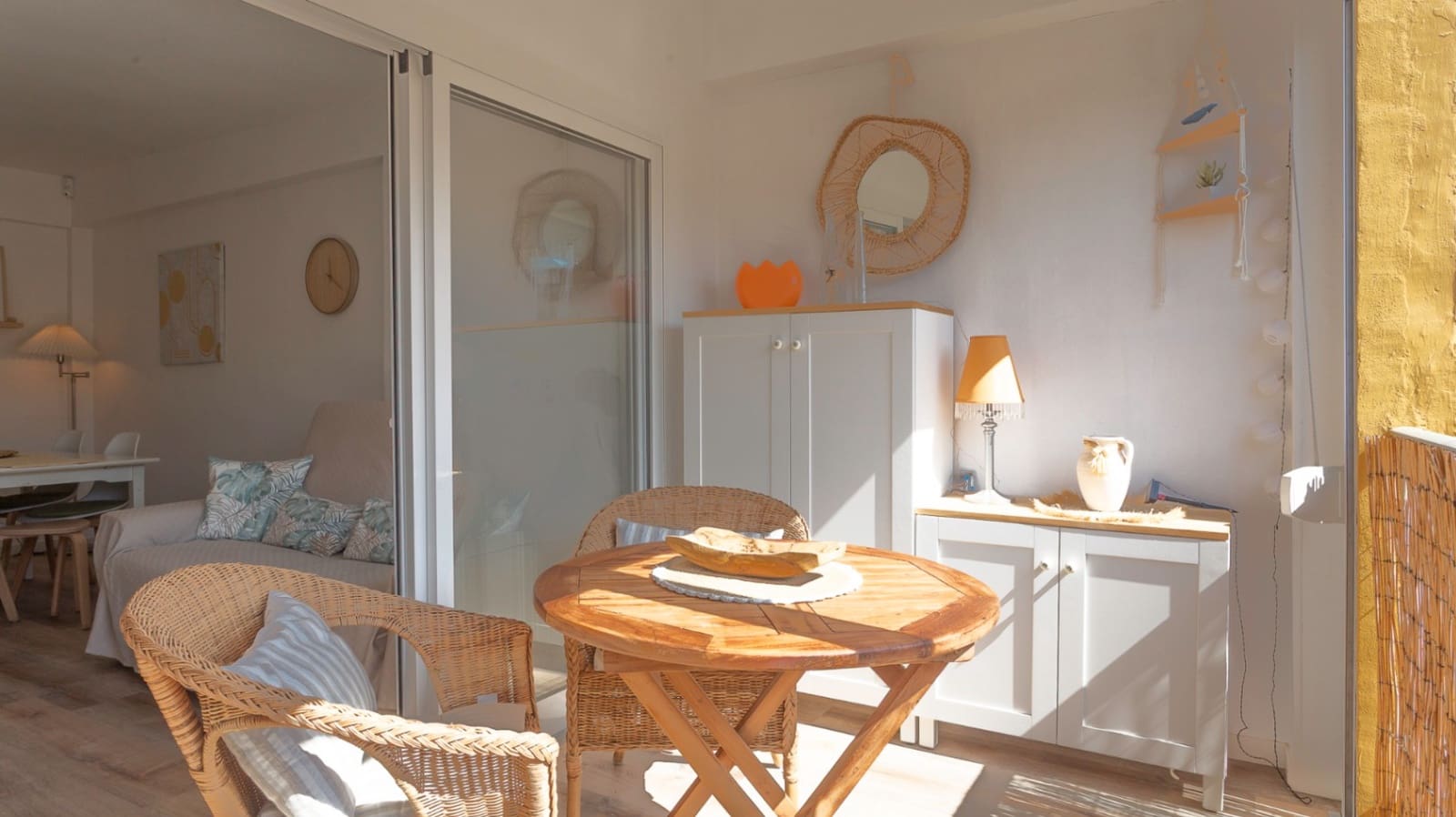 2 bedroom Apartment for sale in Denia with garage - € 196,000 (Ref: 9733805)