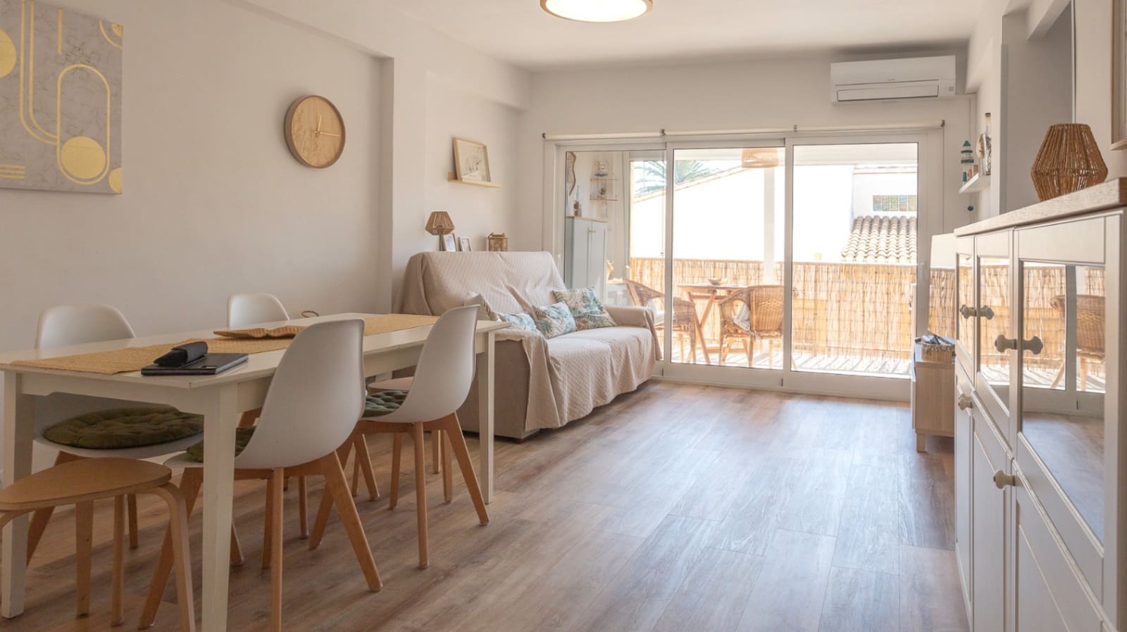 2 bedroom Apartment for sale in Denia with garage - € 196,000 (Ref: 9733805)