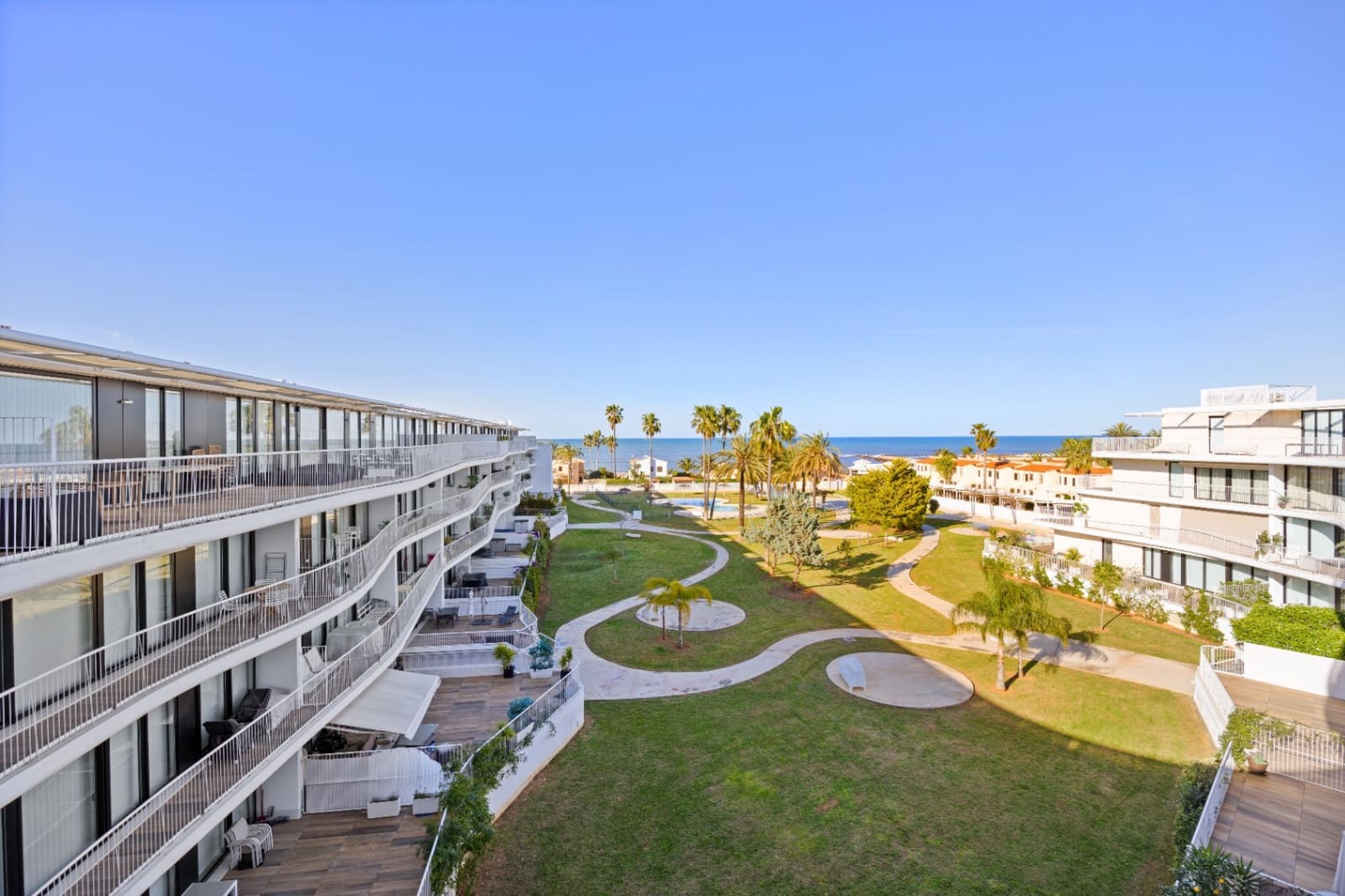 3 bedroom Apartment for sale in Denia with pool garage - € 599,000 (Ref: 9733806)