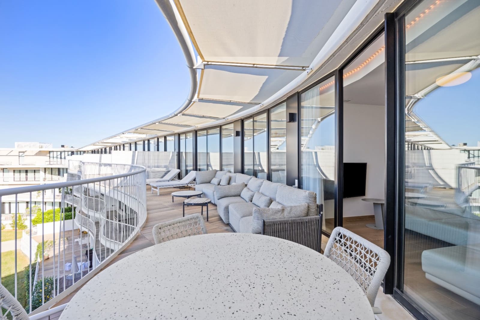 3 bedroom Apartment for sale in Denia with pool garage - € 599,000 (Ref: 9733806)