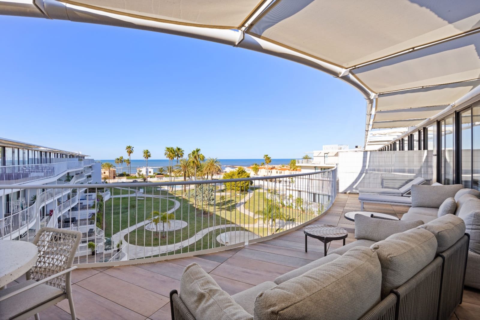 3 bedroom Apartment for sale in Denia with pool garage - € 599,000 (Ref: 9733806)