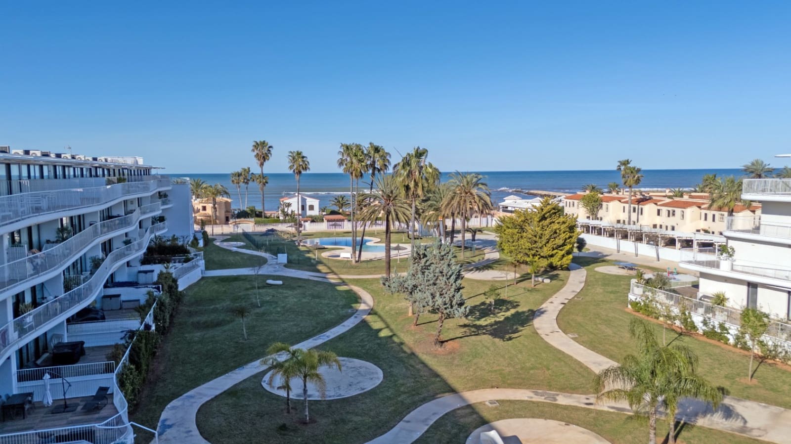 3 bedroom Apartment for sale in Denia with pool garage - € 599,000 (Ref: 9733806)