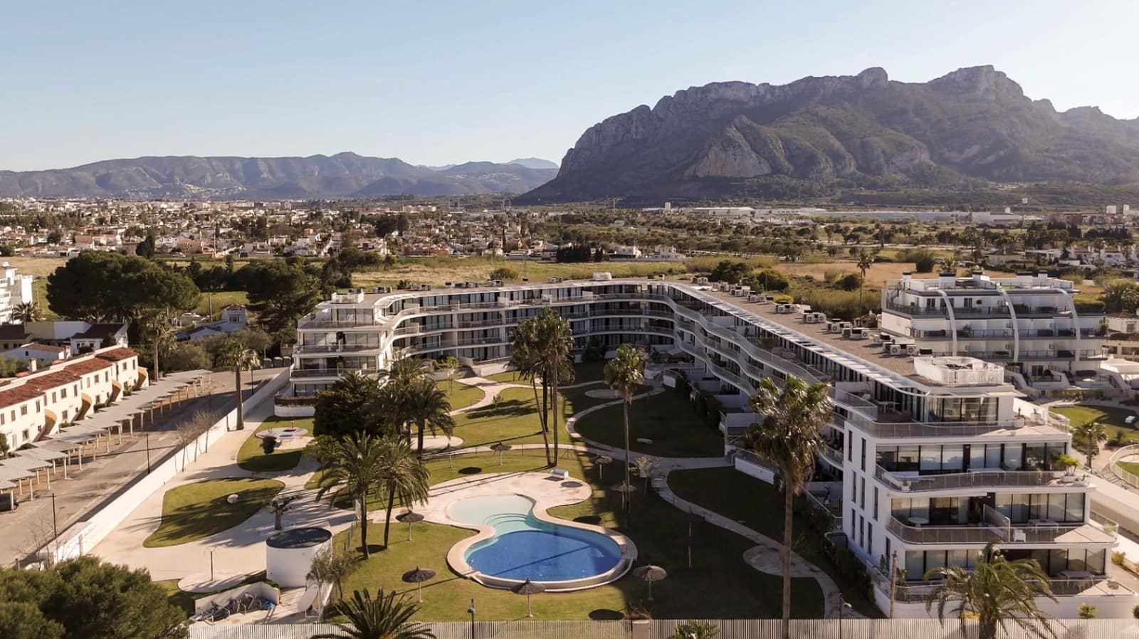 3 bedroom Apartment for sale in Denia with pool garage - € 599,000 (Ref: 9733806)