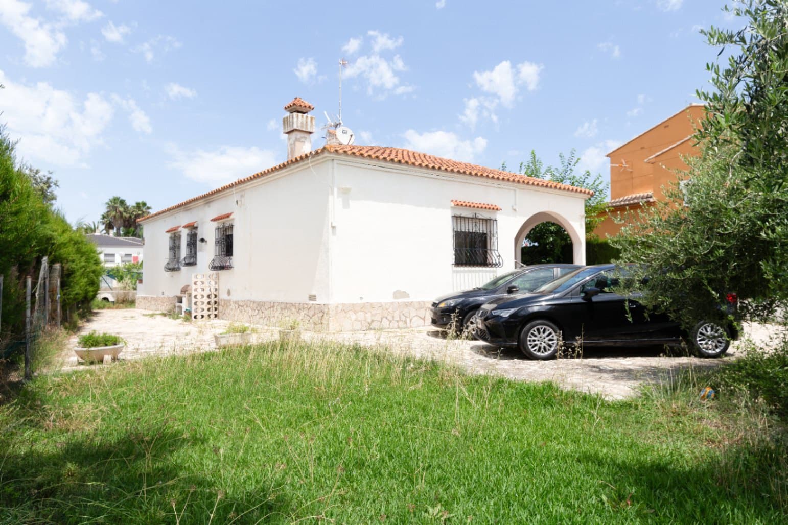 5 chambre Villa/Maison à vendre à Oliva avec garage - 379 000 € (Ref: 9932318)
