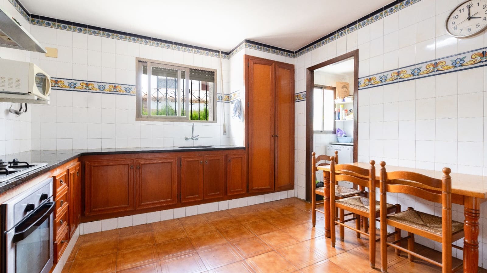 5 chambre Villa/Maison à vendre à Oliva avec garage - 379 000 € (Ref: 9932318)