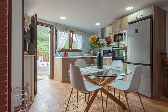 2 slaapkamer Rijtjeshuis te koop in Teror - € 320.000 (Ref: 8997225)