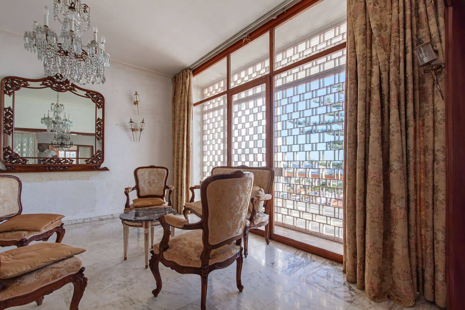 7 slaapkamer Villa te koop in Las Palmas de Gran Canaria met garage - € 2.300.000 (Ref: 8997226)