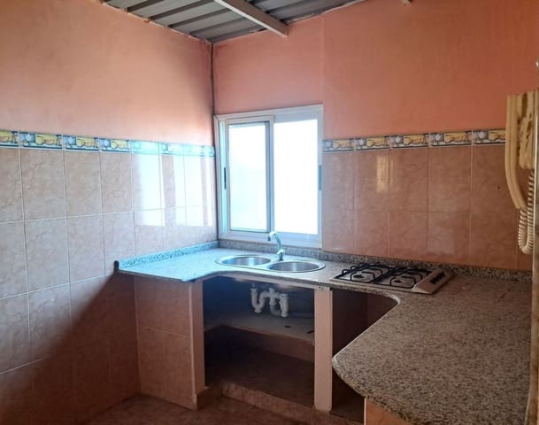 3 slaapkamer Rijtjeshuis te koop in Telde - € 106.000 (Ref: 9001703)