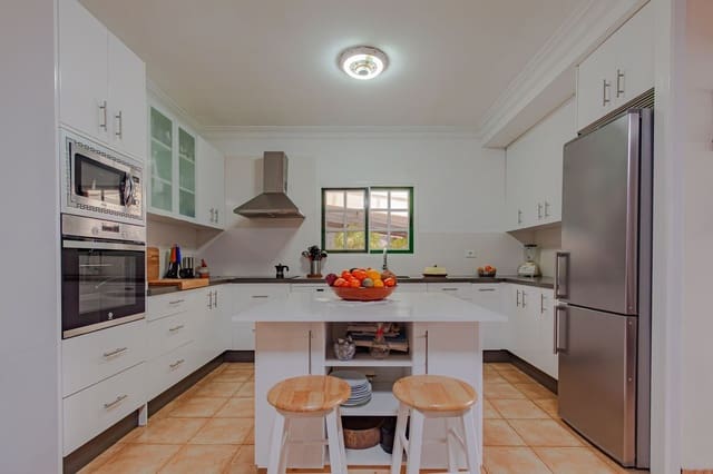 4 slaapkamer Villa te koop in Teror met garage - € 530.000 (Ref: 9001716)