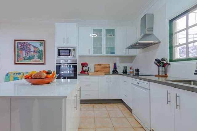 4 slaapkamer Villa te koop in Teror met garage - € 530.000 (Ref: 9001716)