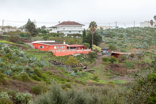 4 slaapkamer Villa te koop in Teror met garage - € 530.000 (Ref: 9001716)