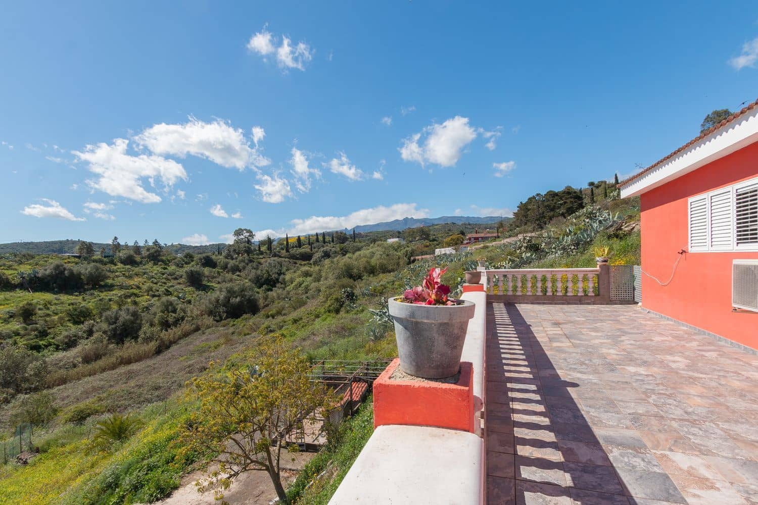 4 soveværelse Villa til salg i Teror med garage - € 530.000 (Ref: 9001716)