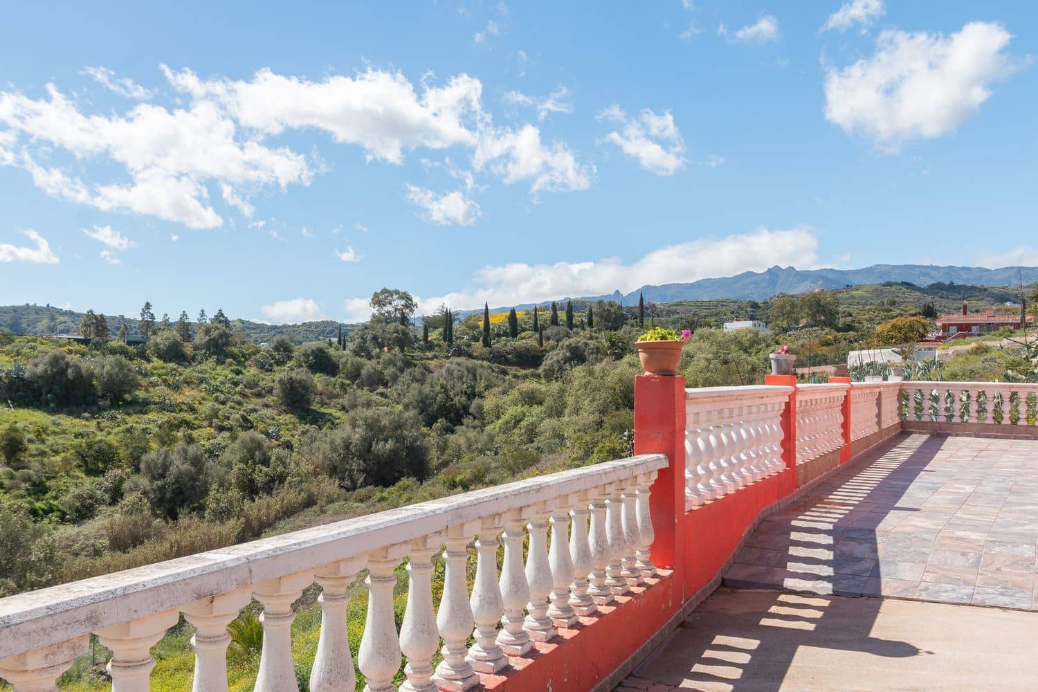 4 soveværelse Villa til salg i Teror med garage - € 530.000 (Ref: 9001716)