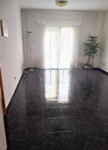 4 bedroom Flat for sale in Vega de San Mateo with garage - € 190,000 (Ref: 9021014)