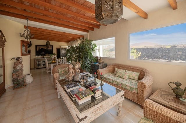 3 soveværelse Villa til salg i Tahiche, Teguise med swimmingpool garage - € 1.200.000 (Ref: 9057625)