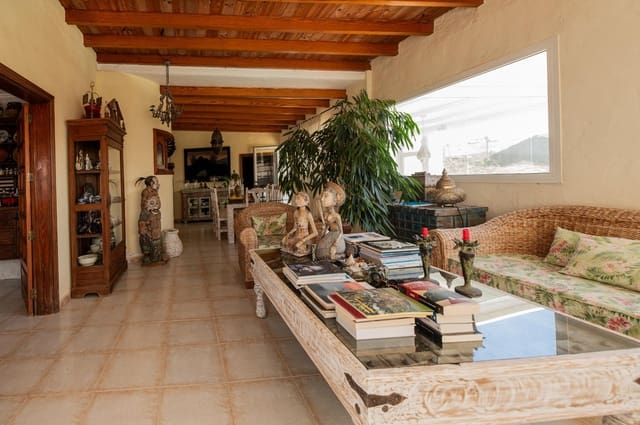 3 soveværelse Villa til salg i Tahiche, Teguise med swimmingpool garage - € 1.200.000 (Ref: 9057625)