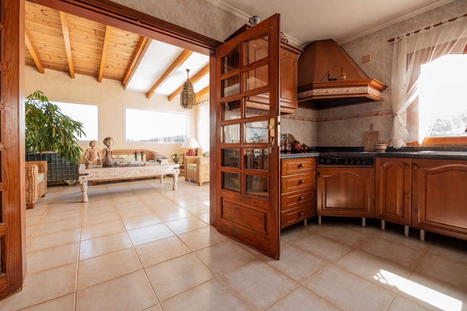 3 soverom Villa til salgs i Tahiche med svømmebasseng garasje - € 1 200 000 (Ref: 9057625)