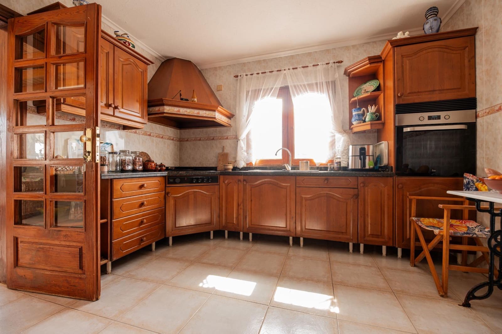 3 soverom Villa til salgs i Tahiche med svømmebasseng garasje - € 1 200 000 (Ref: 9057625)