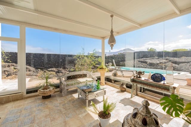 3 soveværelse Villa til salg i Tahiche, Teguise med swimmingpool garage - € 1.200.000 (Ref: 9057625)