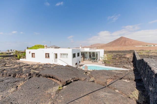 3 soveværelse Villa til salg i Tahiche, Teguise med swimmingpool garage - € 1.200.000 (Ref: 9057625)
