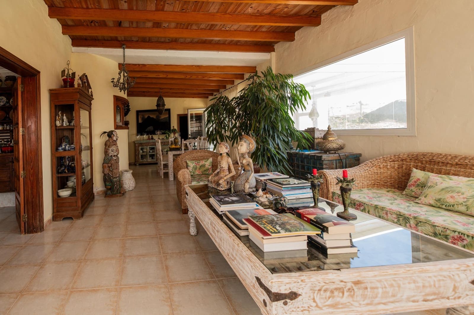 3 soverom Villa til salgs i Tahiche med svømmebasseng garasje - € 1 200 000 (Ref: 9057625)