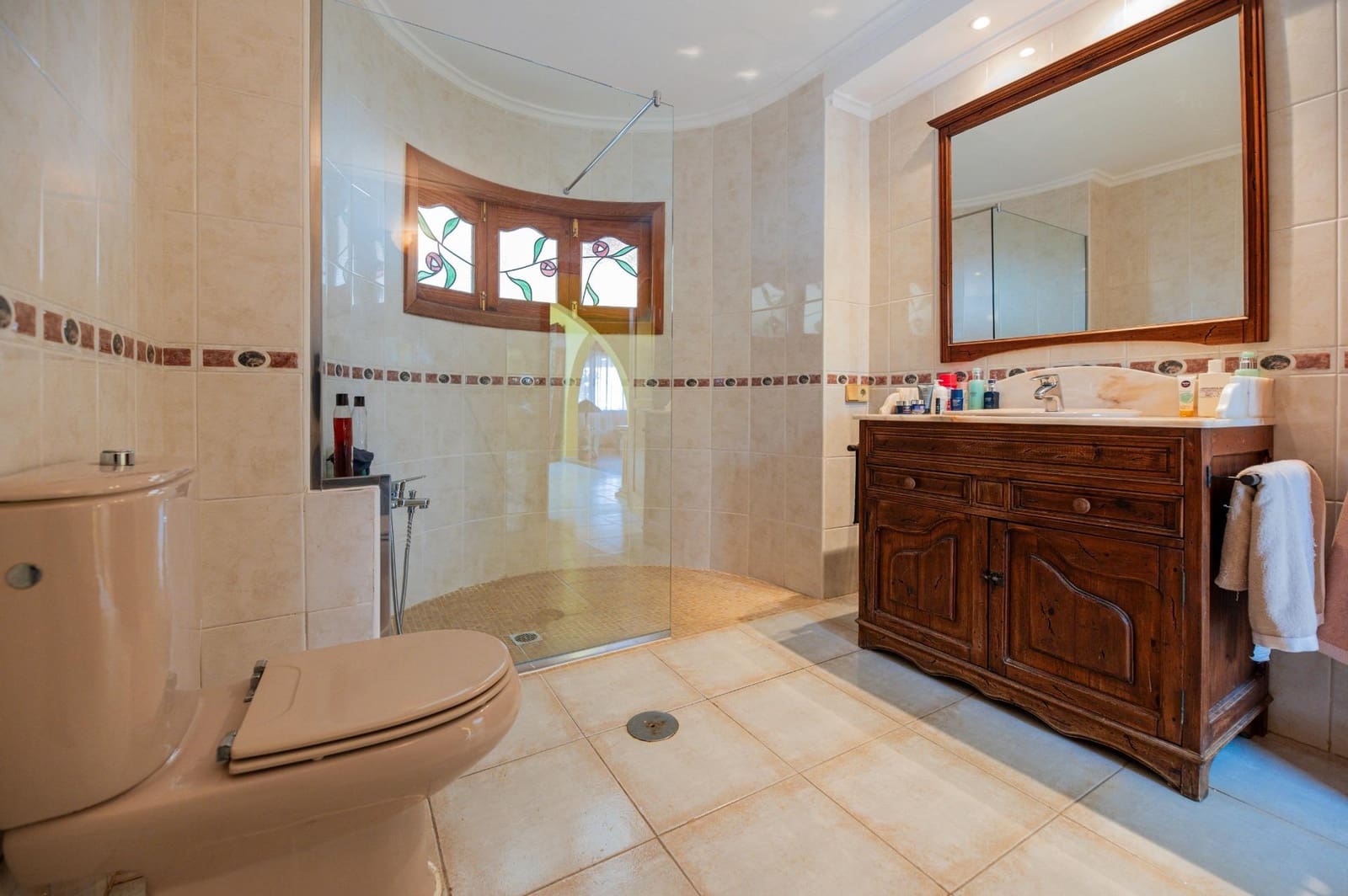 3 soverom Villa til salgs i Tahiche med svømmebasseng garasje - € 1 200 000 (Ref: 9057625)