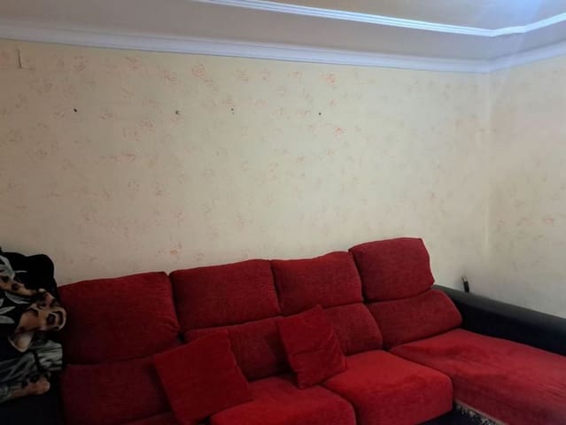 4 slaapkamer Huis te koop in Jinámar, Telde - € 141.000 (Ref: 9068834)