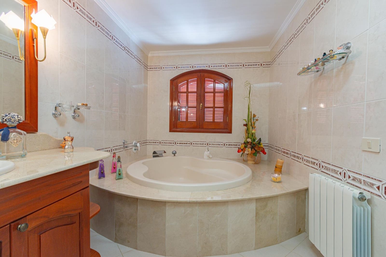 4 soveværelse Villa til salg i Arucas med garage - € 860.000 (Ref: 9134482)