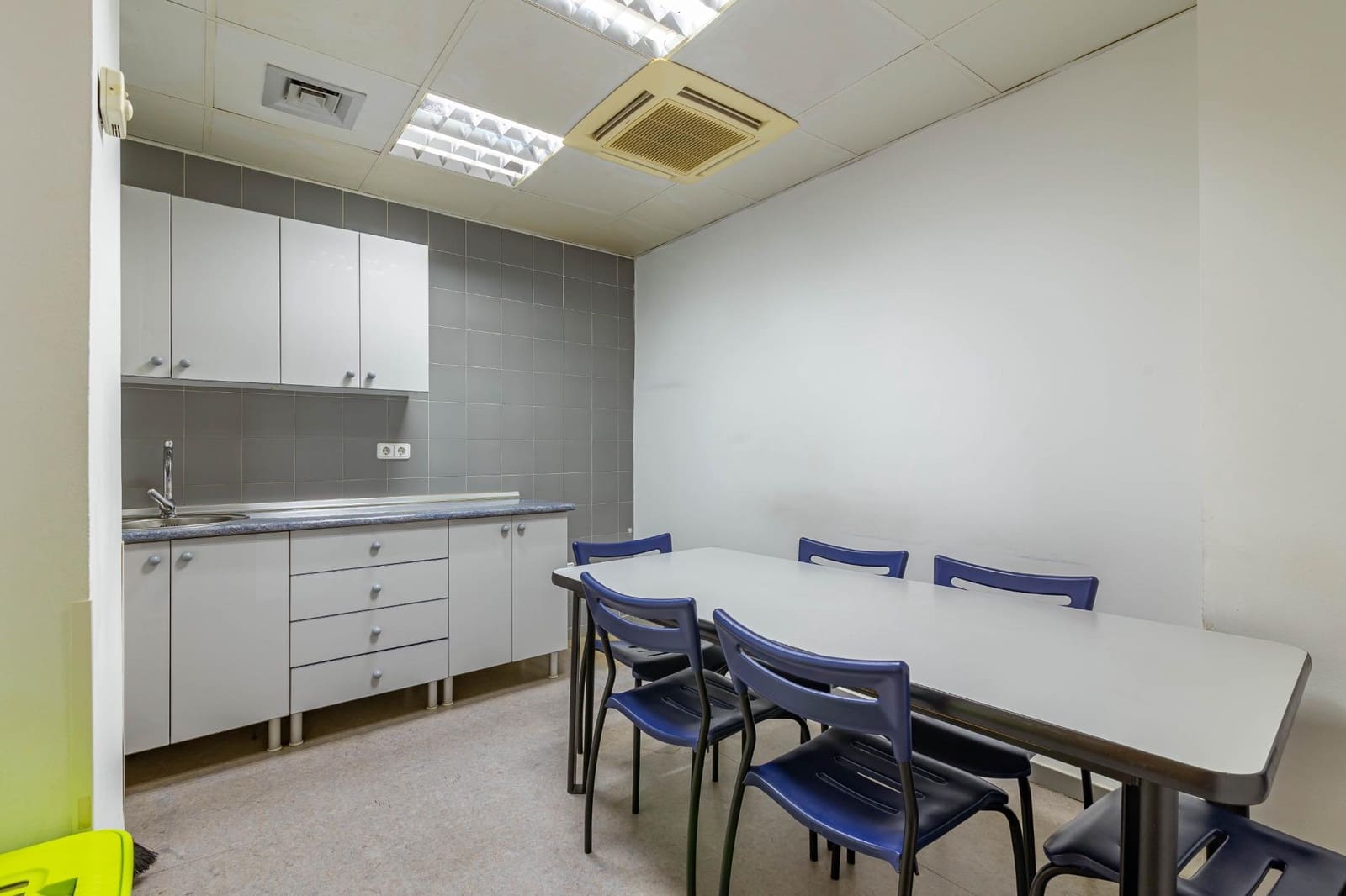 Kommersiell til salgs i Las Palmas de Gran Canaria - € 290 000 (Ref: 9141630)