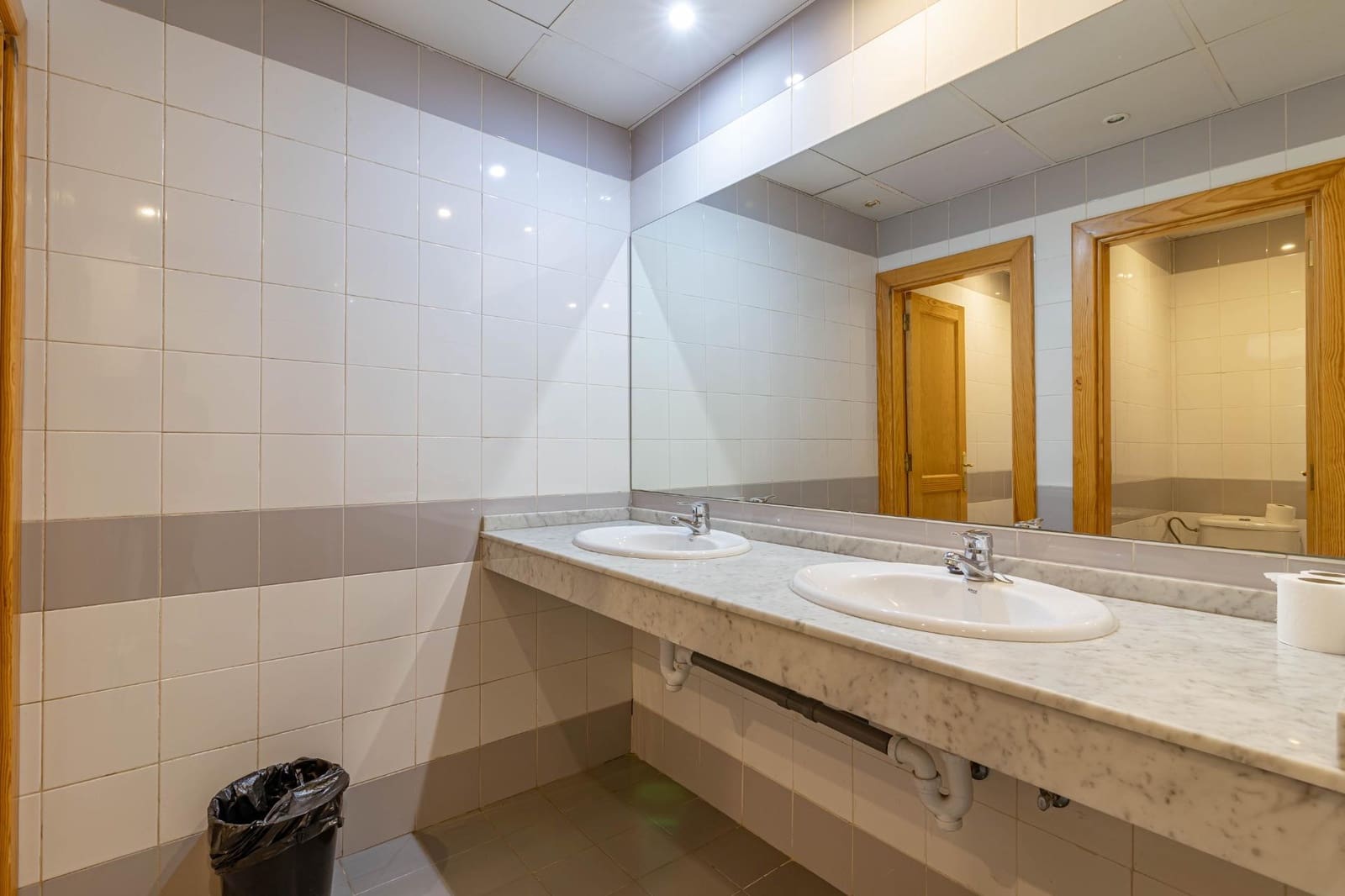 Kommersiell til salgs i Las Palmas de Gran Canaria - € 290 000 (Ref: 9141630)