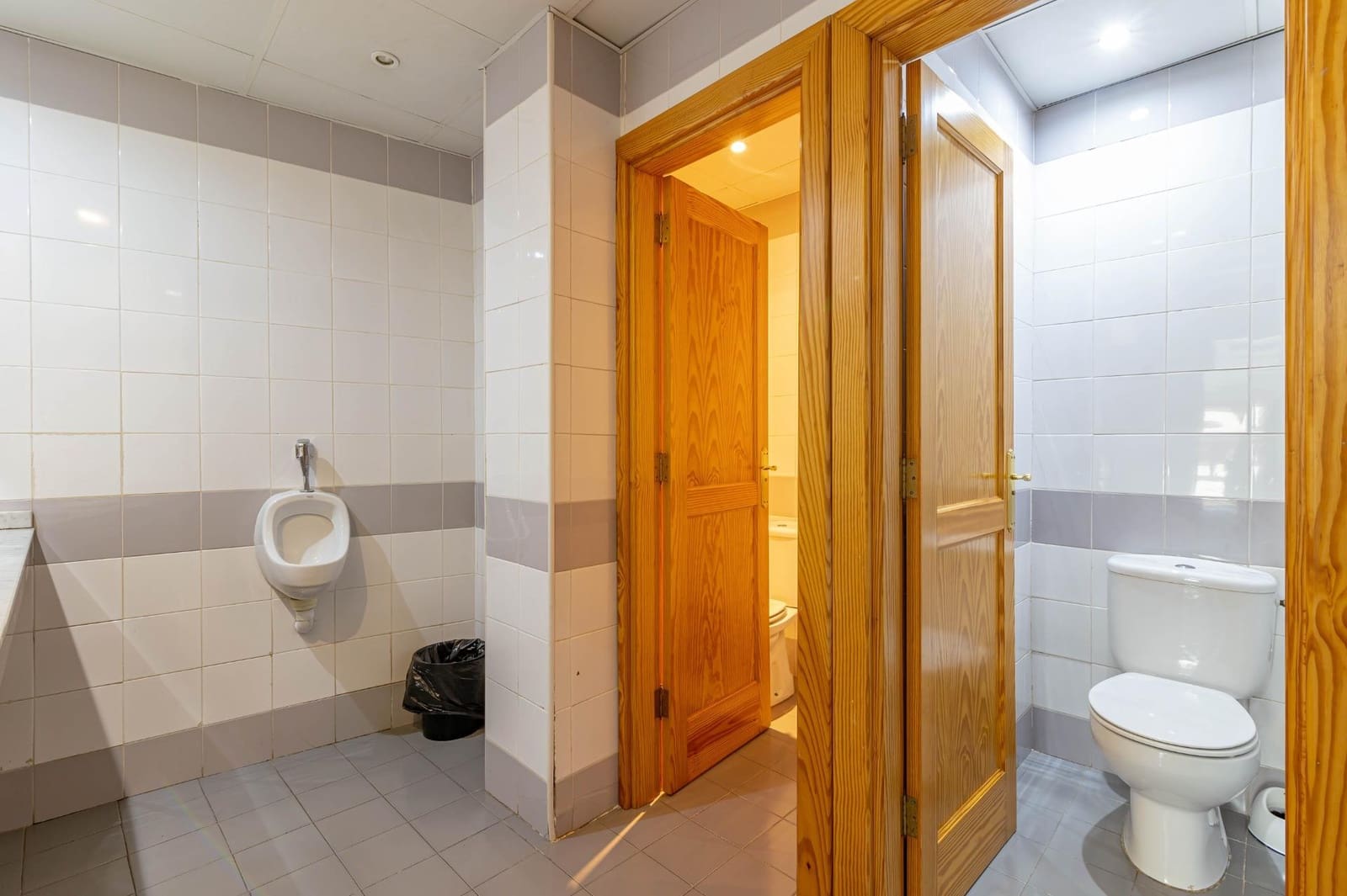 Kommersiell til salgs i Las Palmas de Gran Canaria - € 290 000 (Ref: 9141630)